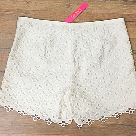 Catherine Malandrino Ultra Chic White Eyelet Short - Picture 3 of 4