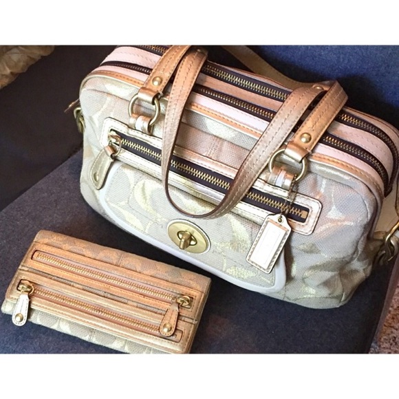 COACH Bonnie handbag & MATCHING WALLET included**