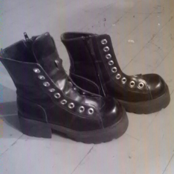 Black Steve Madden Mid Calf Chunky Boots