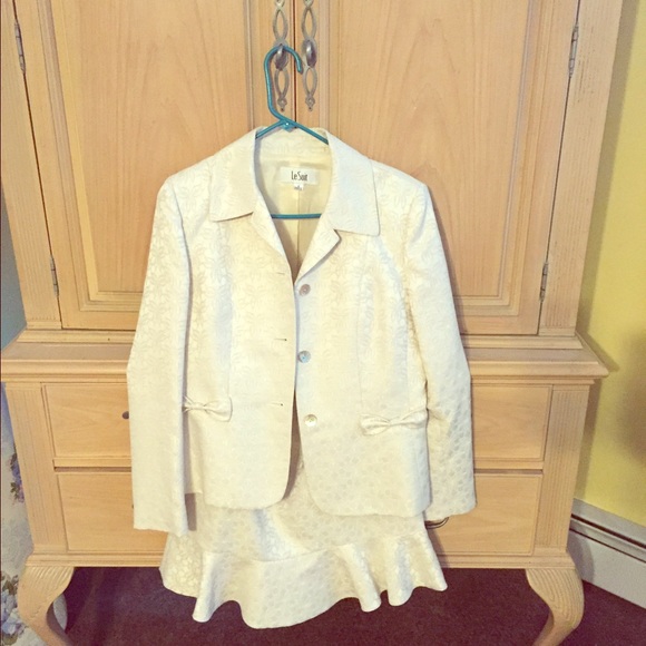 Beautiful blazer and skirt