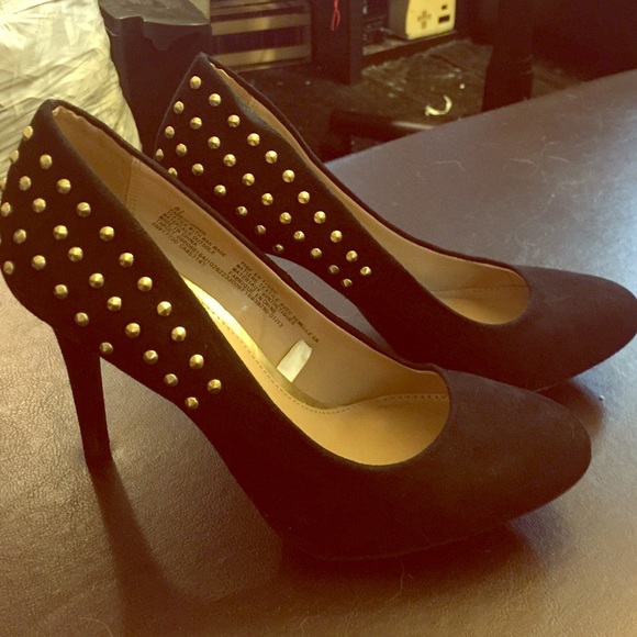 Mossimo black studded heels!