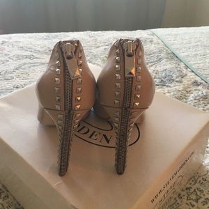 Michael kors pointed heels