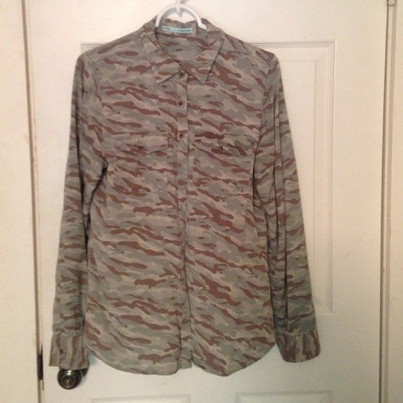 Camo button up long sleeve