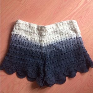Scalloped ombre knit shorts