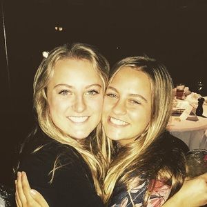 Meet your Posher, Hilary