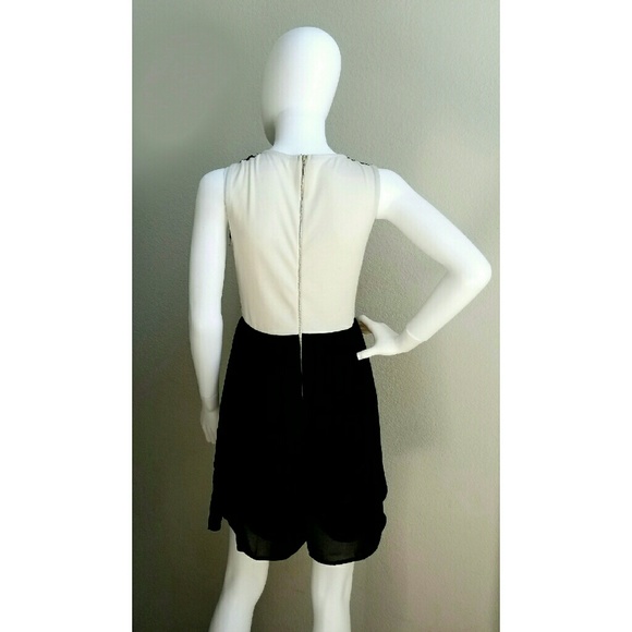 Lace Detail Dress - Picture 2 of 2