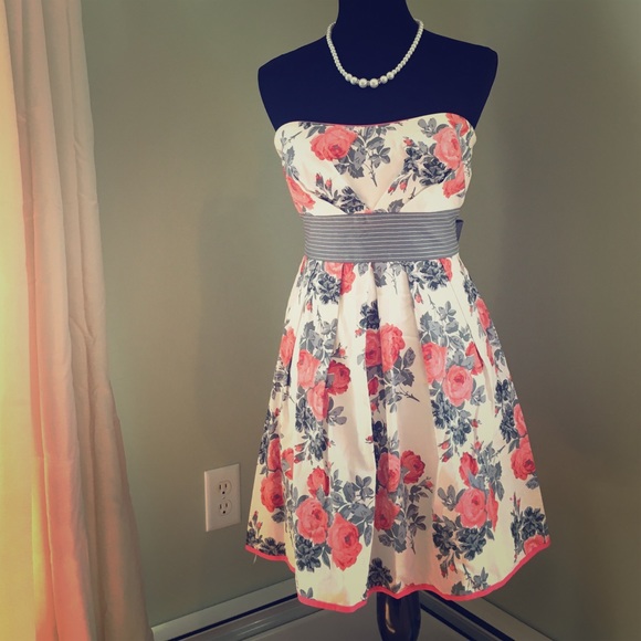 Speechless floral strapless dress.