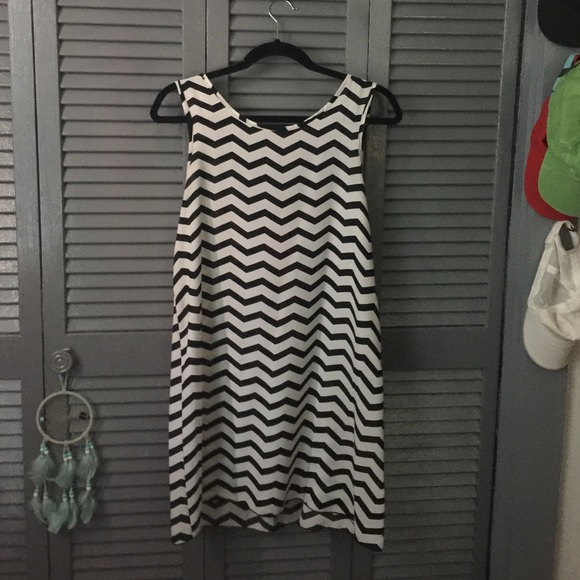 Boutique bow dress - Picture 2 of 2