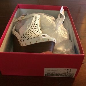 Shoedazzle wedges