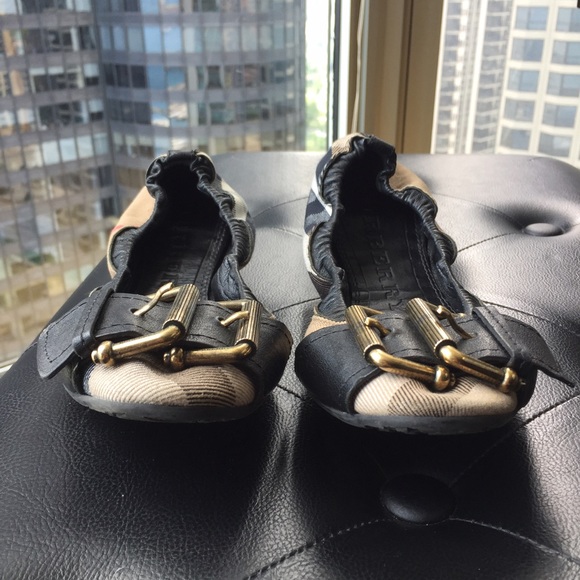 Burberry flats - Picture 2 of 4