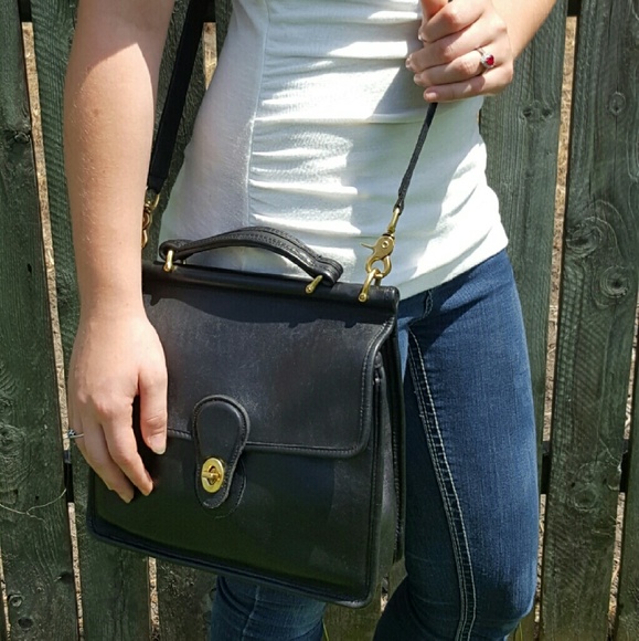 *Vintage Coach Black Leather Classic Willis Bag