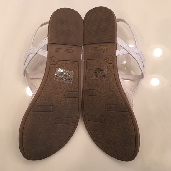 Fergalicious white sandals - Picture 3 of 3