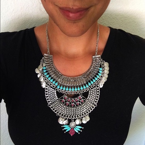 statement necklace - Picture 2 of 2