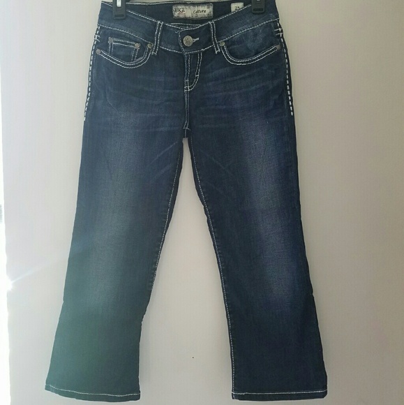 Buckle brand BKE capris