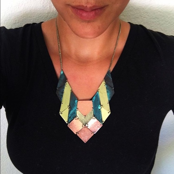 statement necklace - Picture 2 of 2