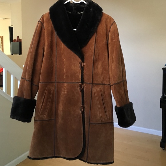 Swayed Coat