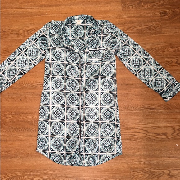 🎄SALE🎄 Silky soft long Joe Fresh night shirt - Picture 3 of 4