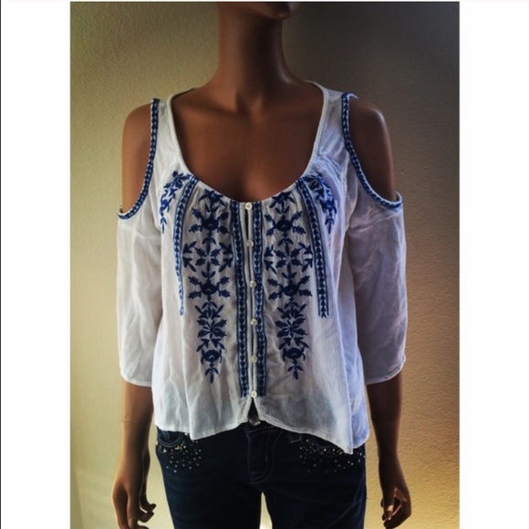 A&F Boho White & Blue Cold Shoulder Top