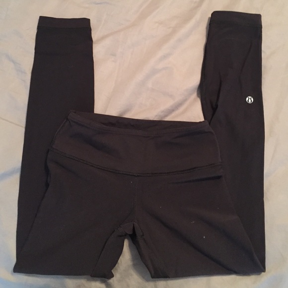 Lululemon Wunder Under Crops
