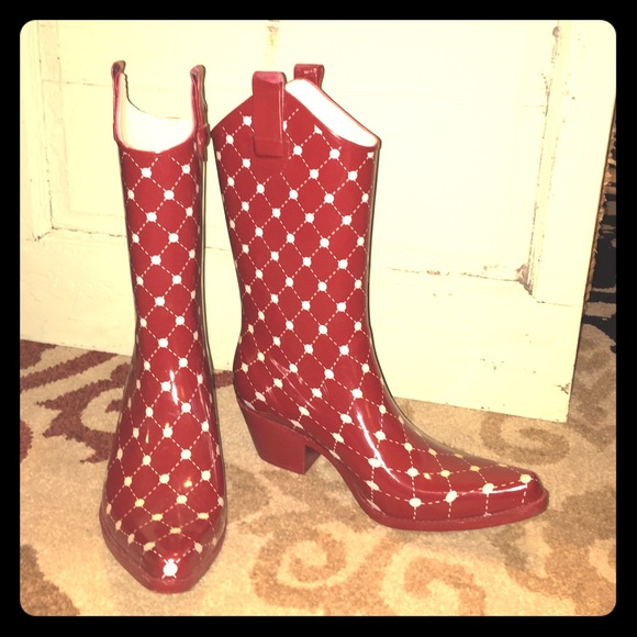 Stadium stomper rain boots