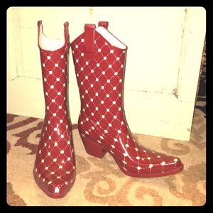 Stadium stomper rain boots