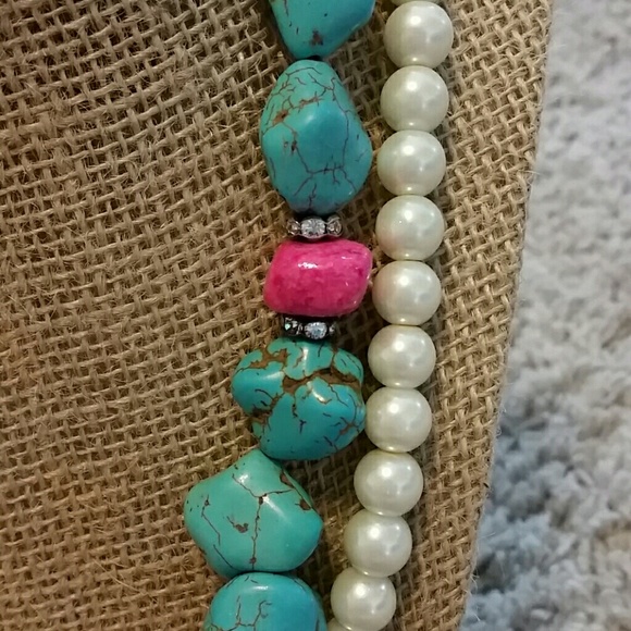 Like new!! Necklace - Picture 3 of 3