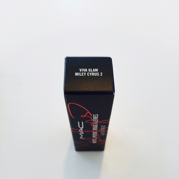MAC Viva Glam Miley Cyrus 2 Lipstick - Picture 4 of 4