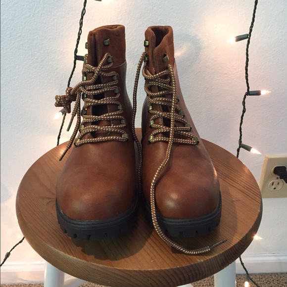 Brown winter ankle boot