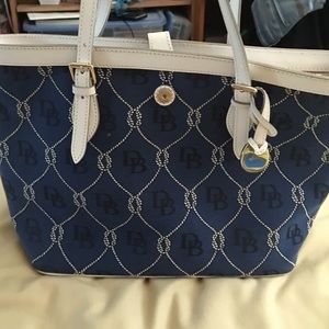 Blue and white dooney and bourke bag
