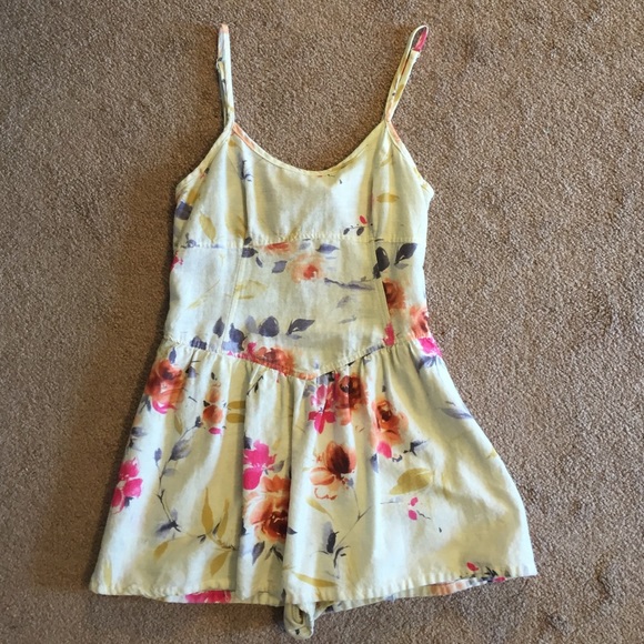 ADORABLE FLORAL ROMPER 😻