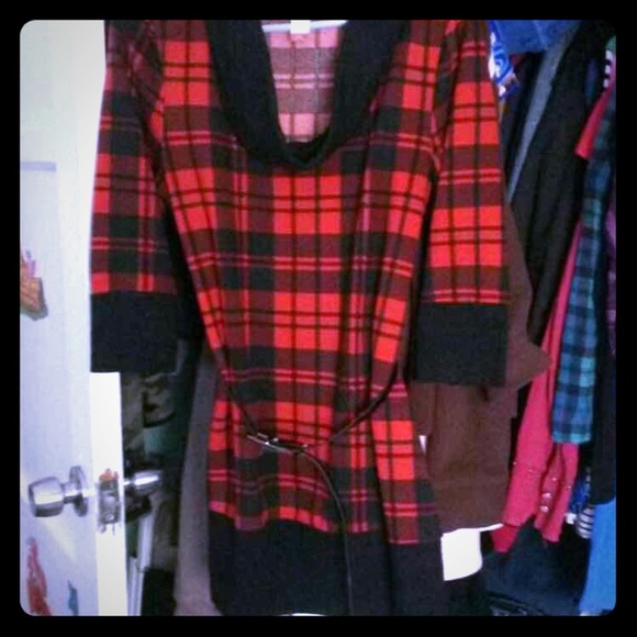 Plaid long shirt.