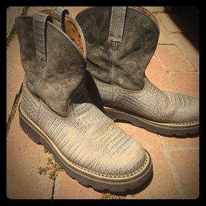 Baby blue alligator Ariat fatbaby boots sz 9.5