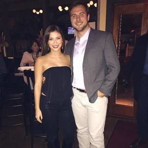 Meet your Posher, Izzi