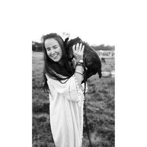 Meet your Posher, Kaila