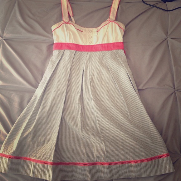 Jessica Simpson dress