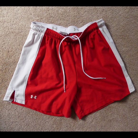 Under Armor athletic short, 5" -size small