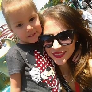 Meet your Posher, Monique