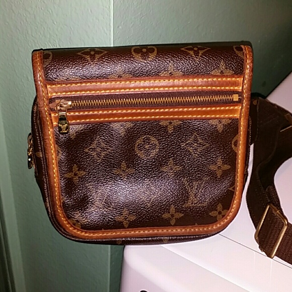 100% Authentic Louis Vuitton Camera Bag