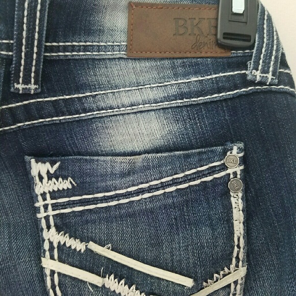 26 R straight leg jean