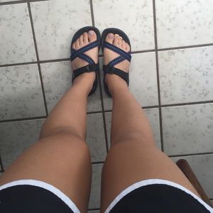 Chacos size 6