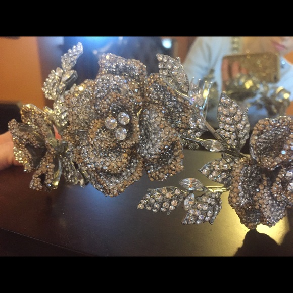 Two toned wedding hairpiece from bridal styles