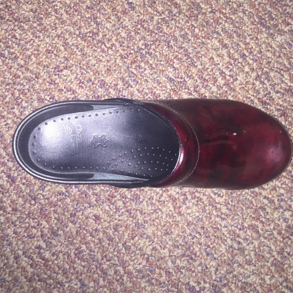 Dansko red/burgundy patent leather mule/clog shoes