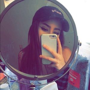 Meet your Posher, Holly