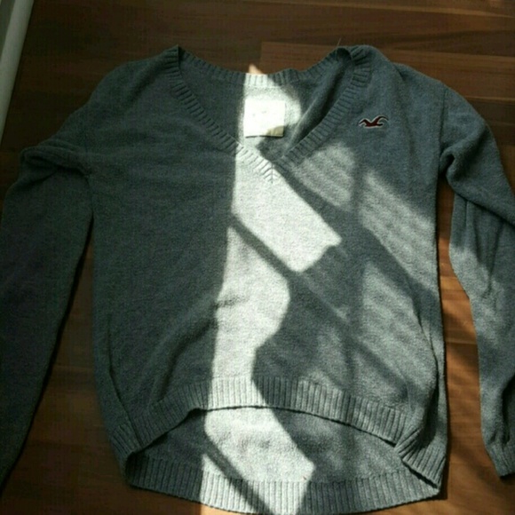 GIFT INCLUDED Hollister Sweater Bundle