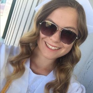 Meet your Posher, Zoie