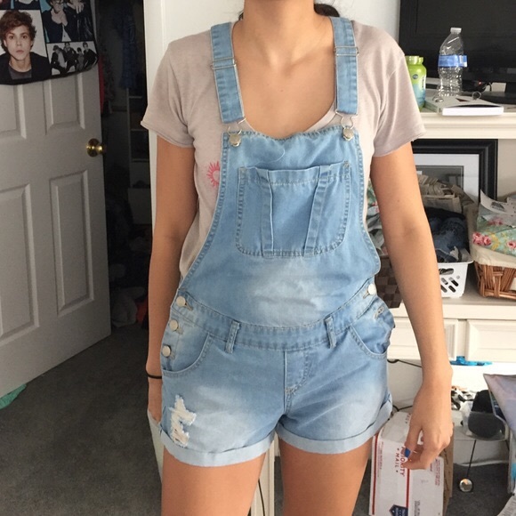 Light wash denim overalls MUST GO!!