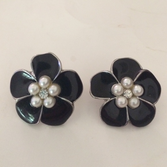 Forever 21 Flower earrings