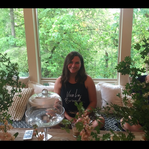 Meet your Posher, Tanya - Picture 3 of 4