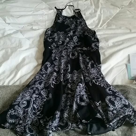 SALE! Black & white paisley print open-back dress