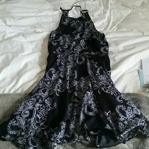 SALE! Black & white paisley print open-back dress